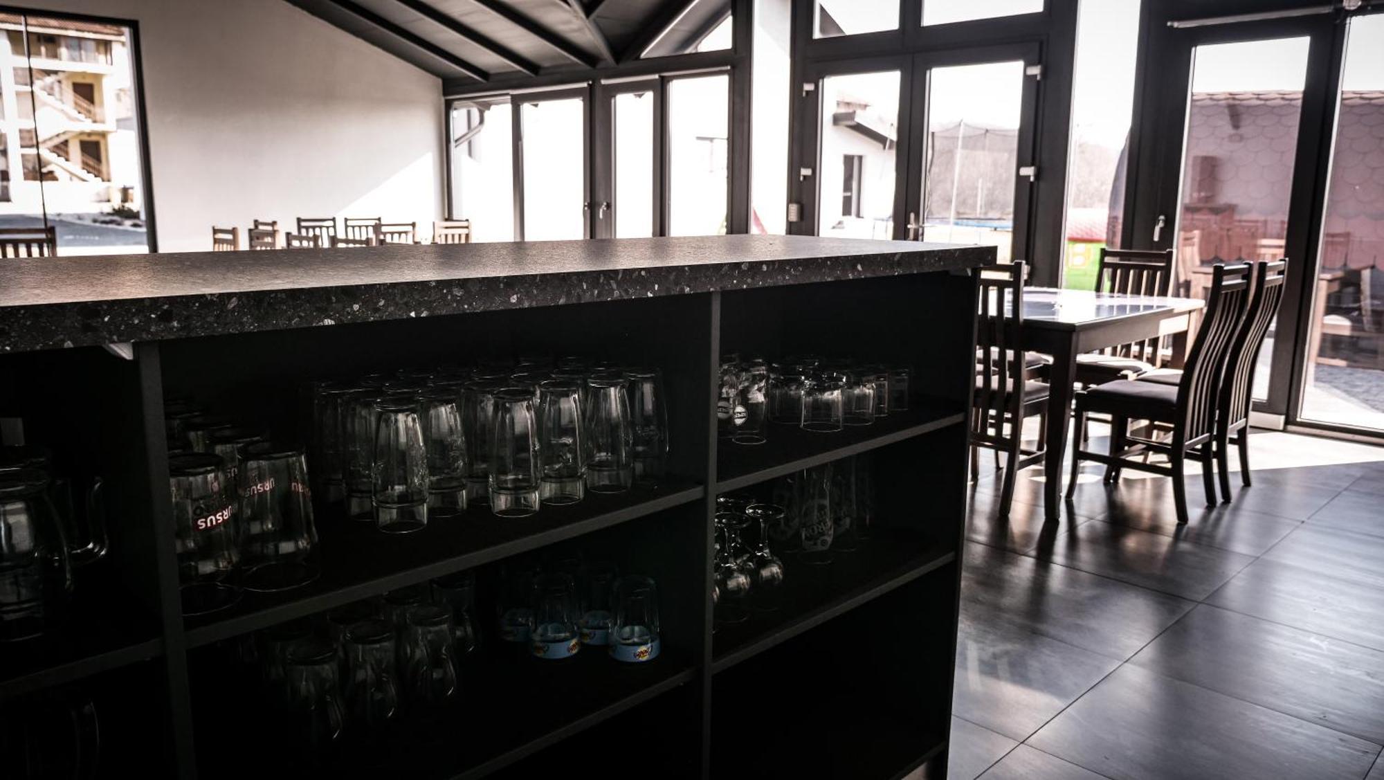 Casa Ambientt Hotel Curtea De Arges Ngoại thất bức ảnh