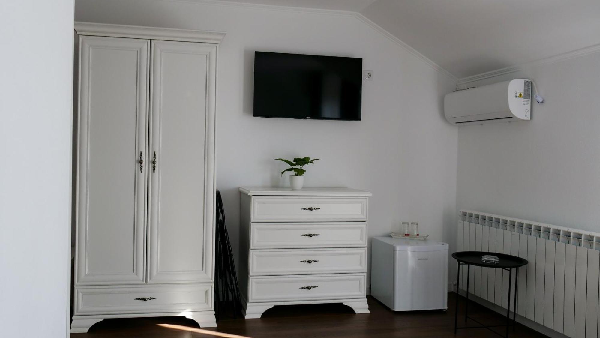 Casa Ambientt Hotel Curtea De Arges Ngoại thất bức ảnh