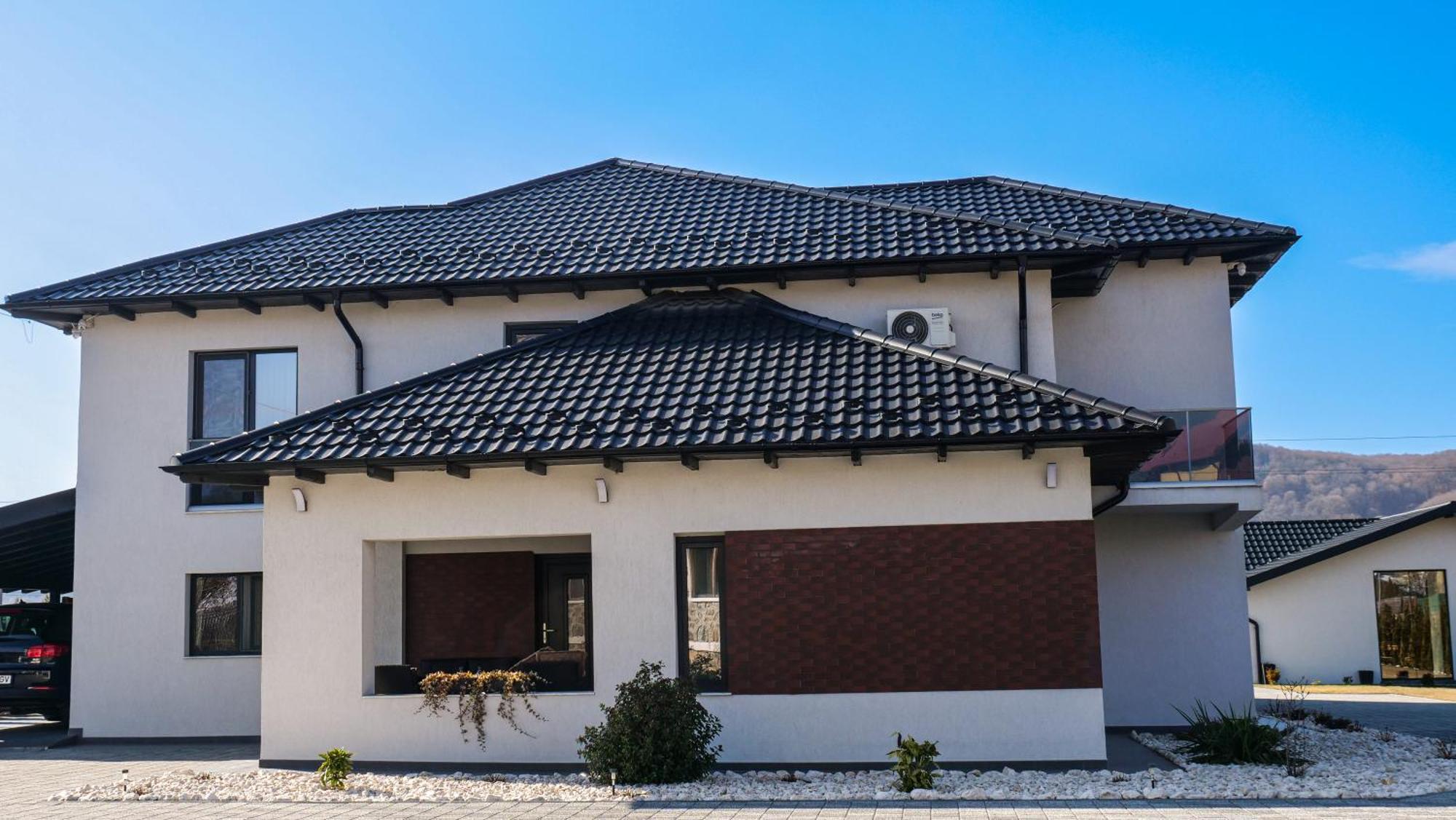 Casa Ambientt Hotel Curtea De Arges Ngoại thất bức ảnh